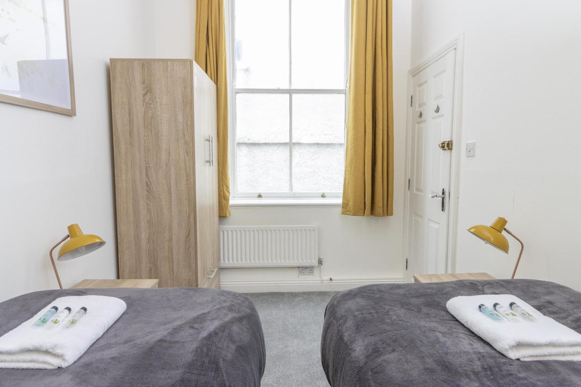 Appartement Alexandra - Large 3 Bed Perfect For Contractors, Free Parking, Fast Wifi And Great Value! à Plymouth Extérieur photo