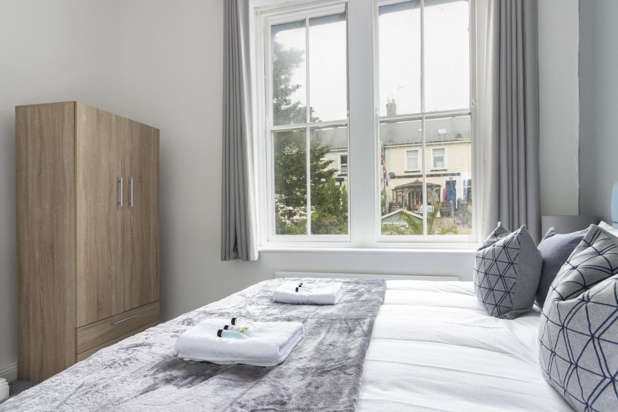Appartement Alexandra - Large 3 Bed Perfect For Contractors, Free Parking, Fast Wifi And Great Value! à Plymouth Extérieur photo